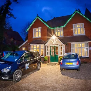 *** Guest house Gatwick Turret United Kingdom